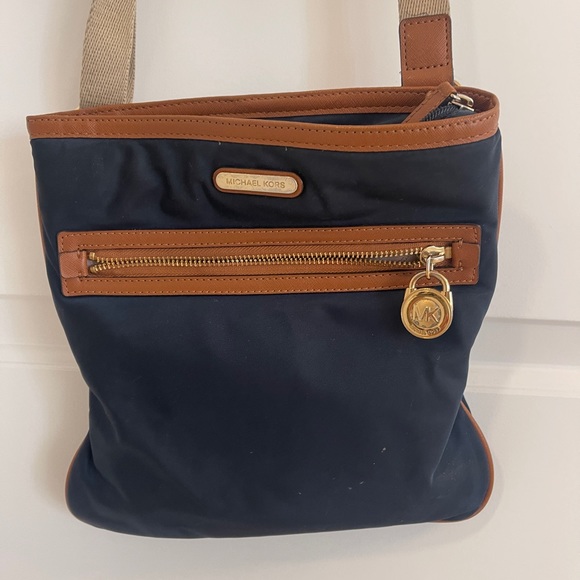 Michael Kors cross body bag - Picture 1 of 4